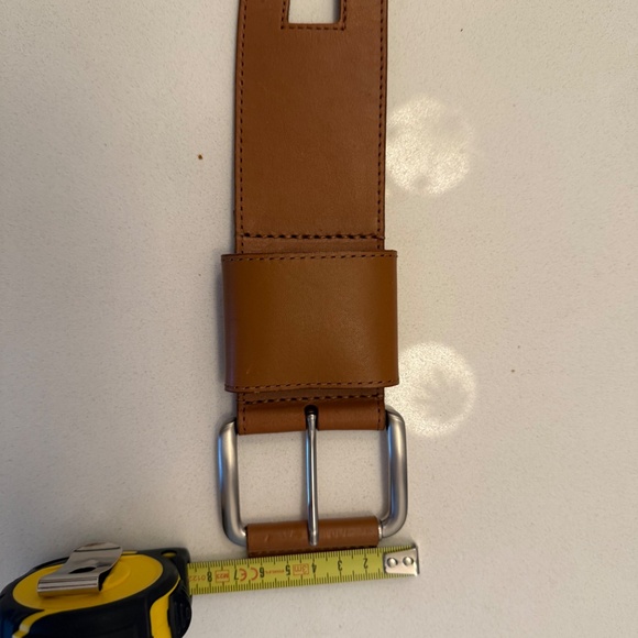 Lacoste Wide Tan Leather Belt – Iconic Croc Logo – Stylish Statement Piece! - Picture 5 of 5